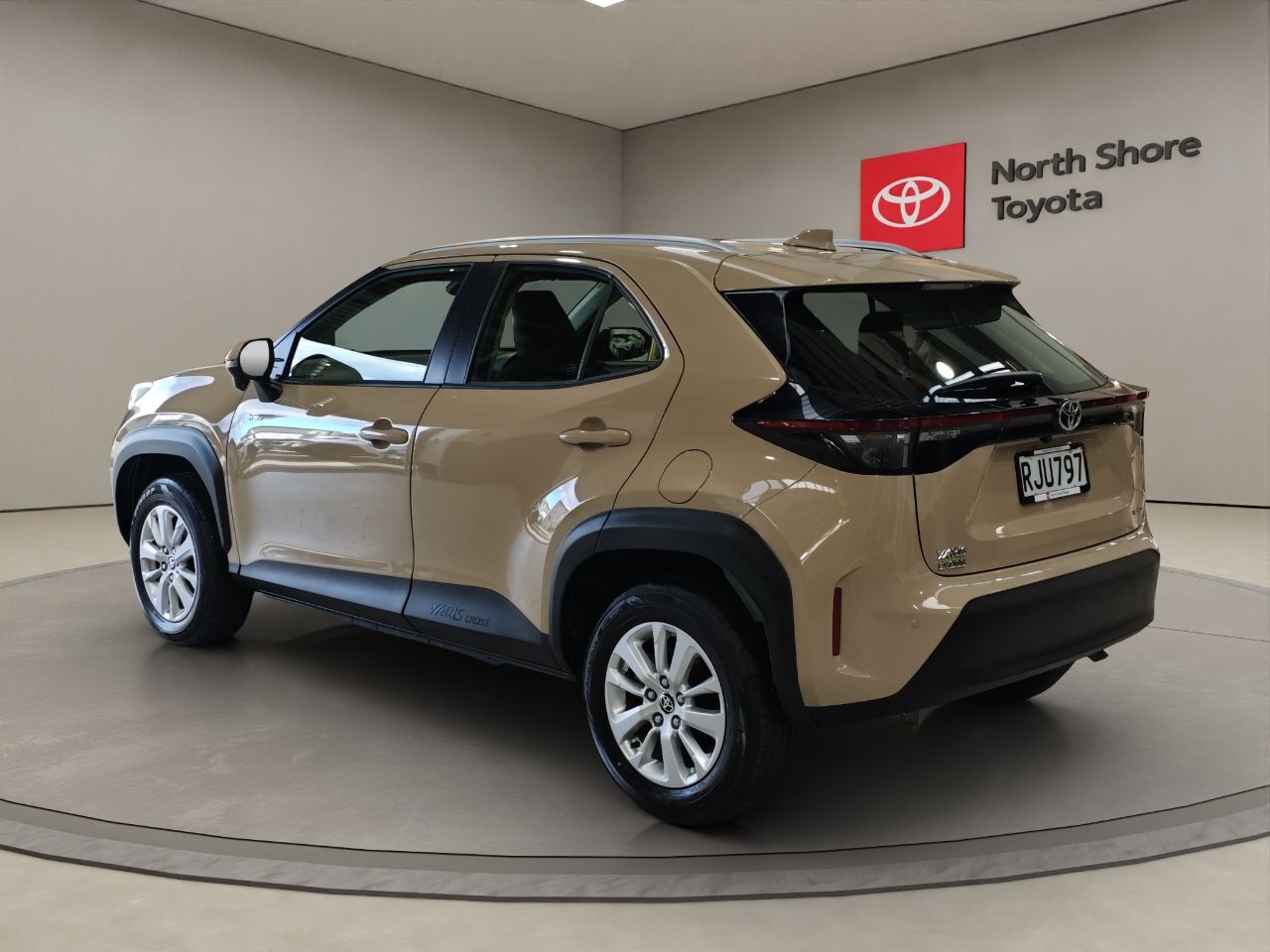 Vehicle image 5