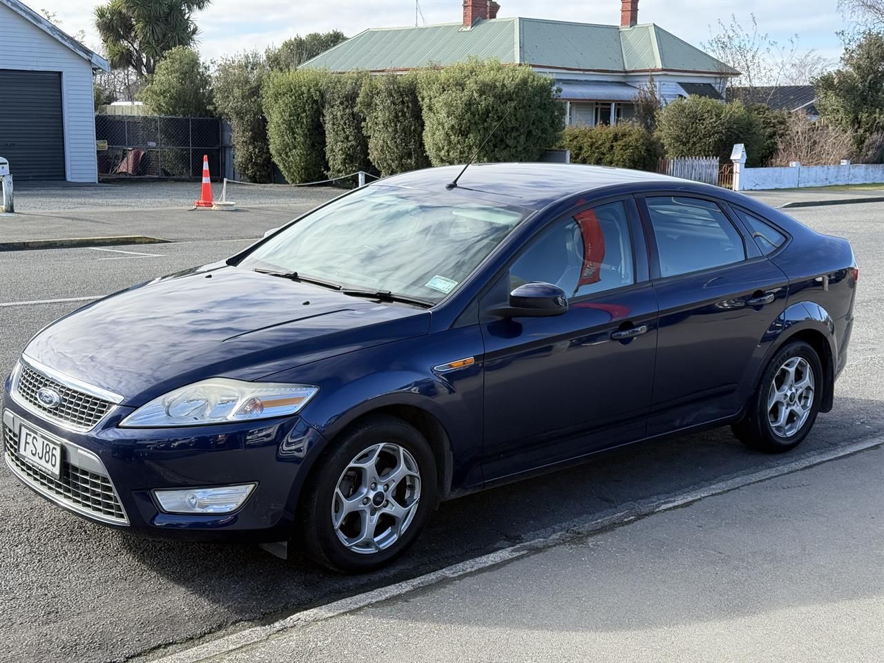 Vehicle image 3