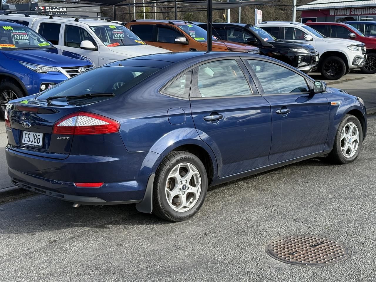 Vehicle image 5
