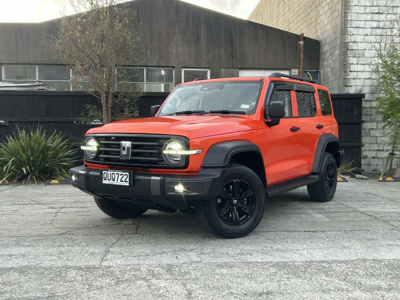 Vehicle image 4