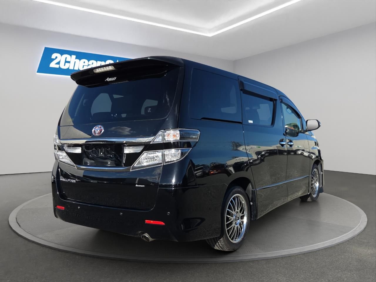 Vehicle image 5