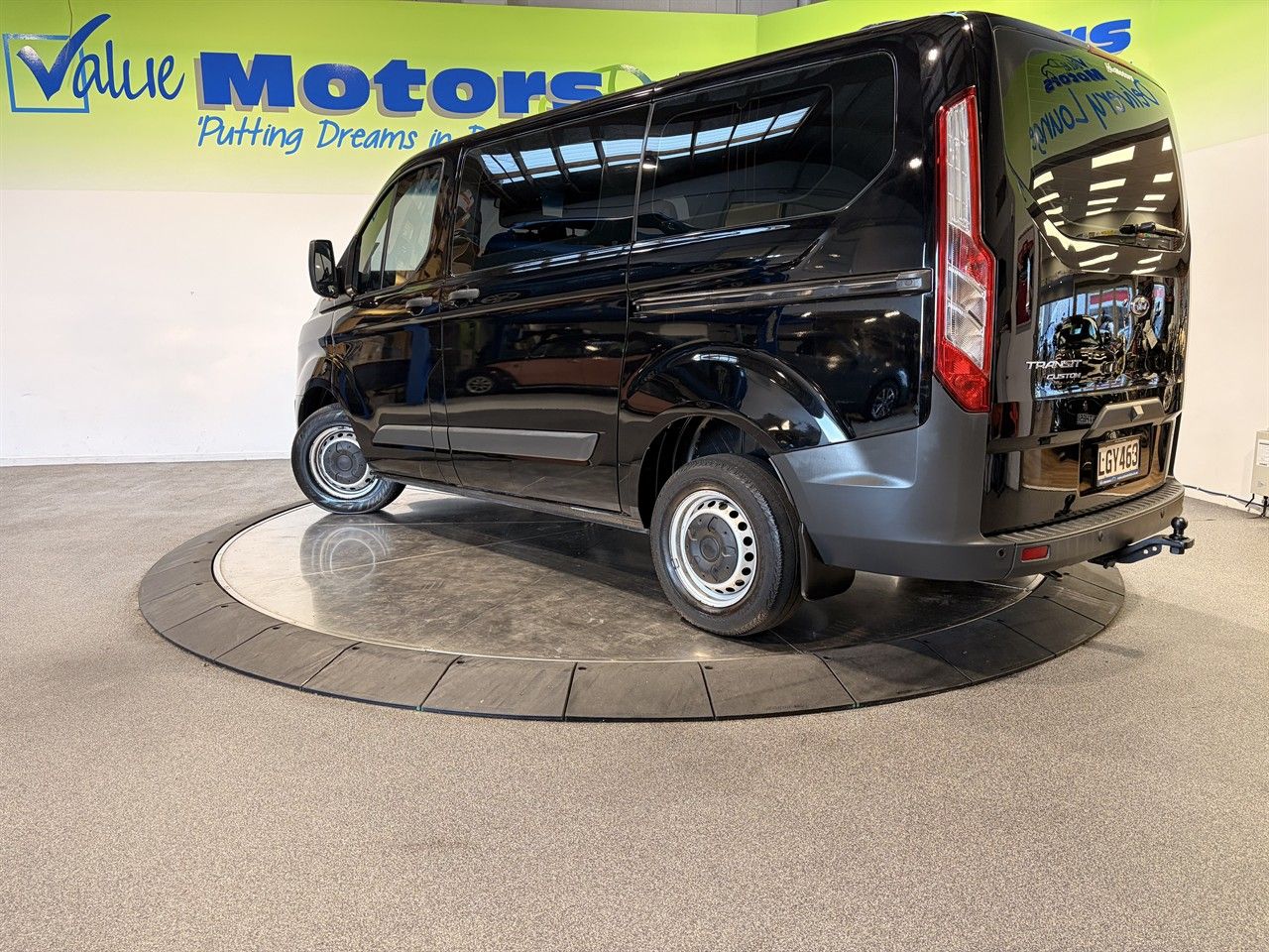 Vehicle image 5