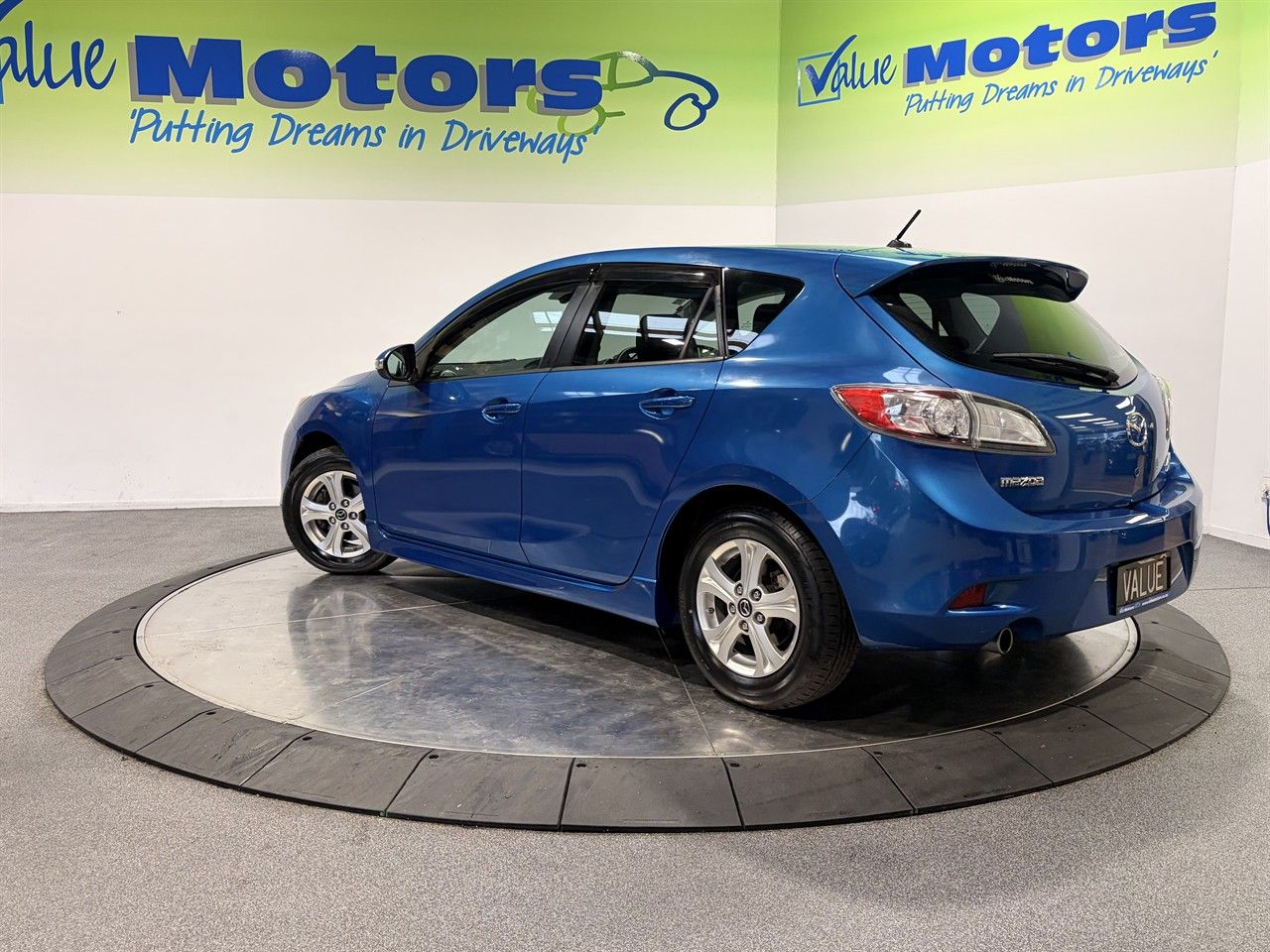 Vehicle image 5