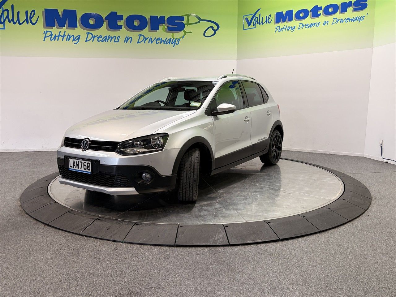 Vehicle image 3