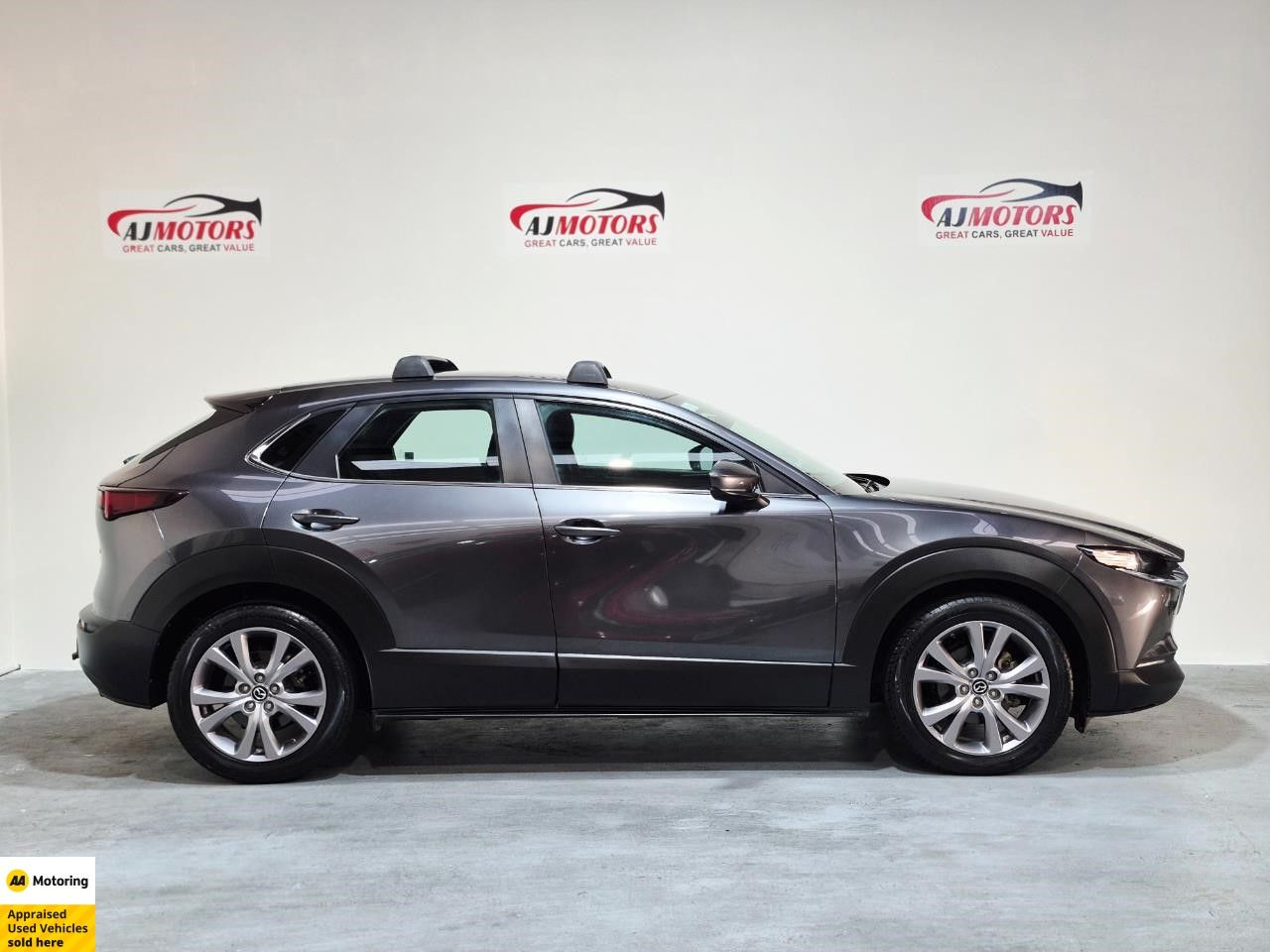 Vehicle image 3