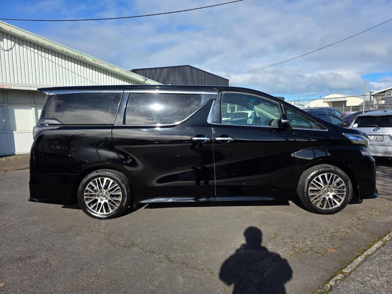 Vehicle image 5
