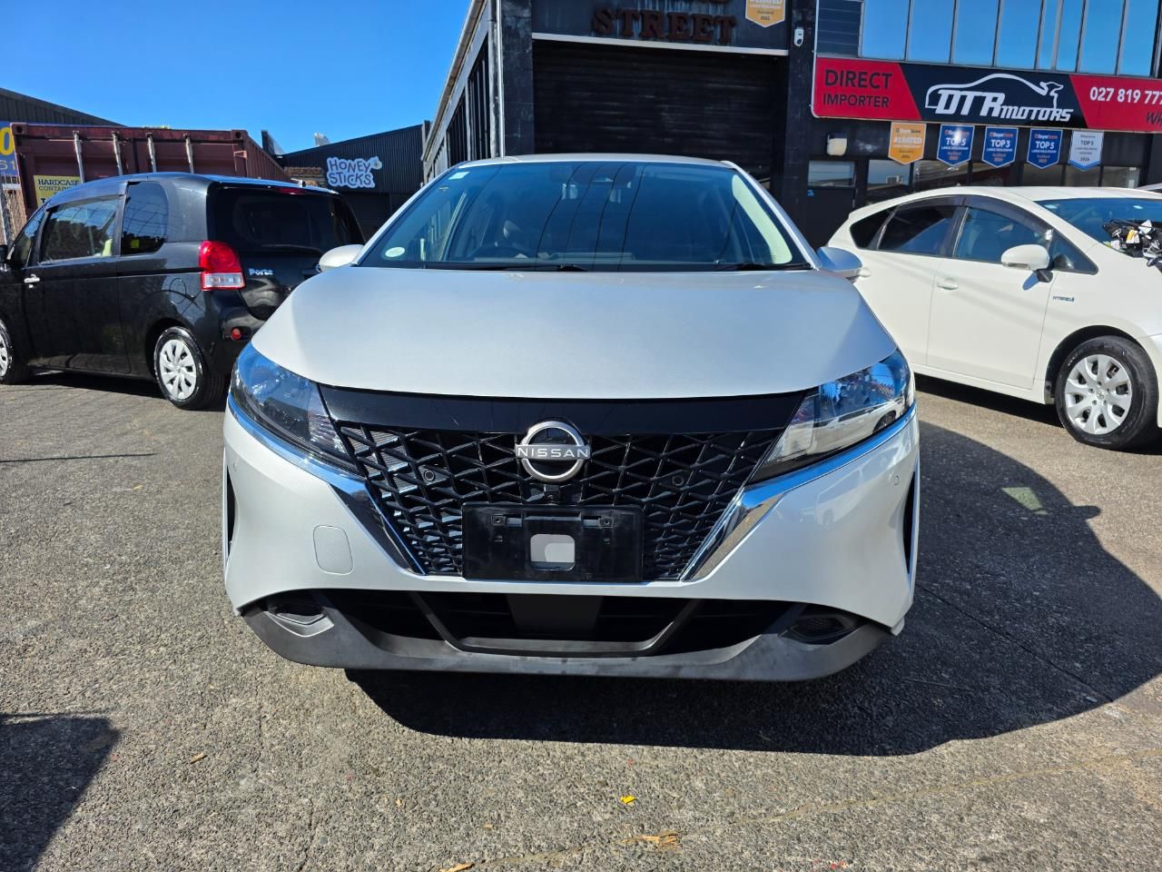 Vehicle image 3
