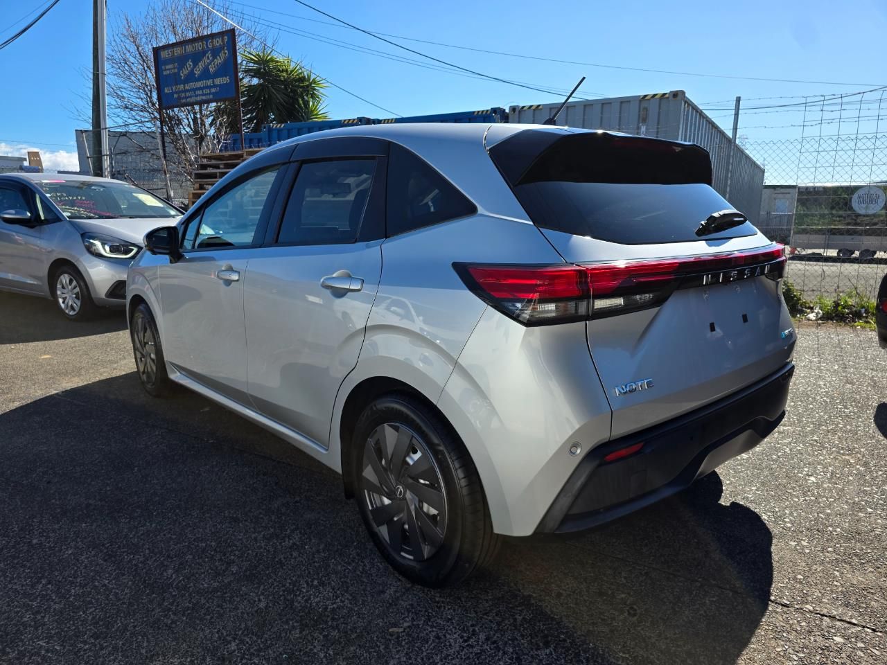 Vehicle image 5