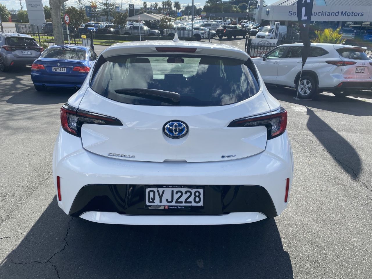 Vehicle image 3