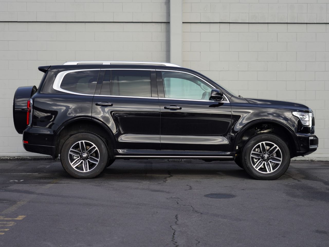 Vehicle image 3