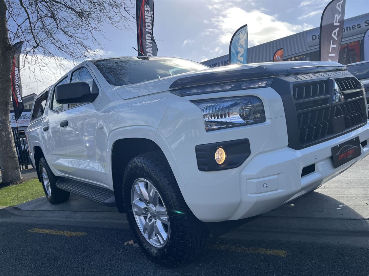 Vehicle image 3