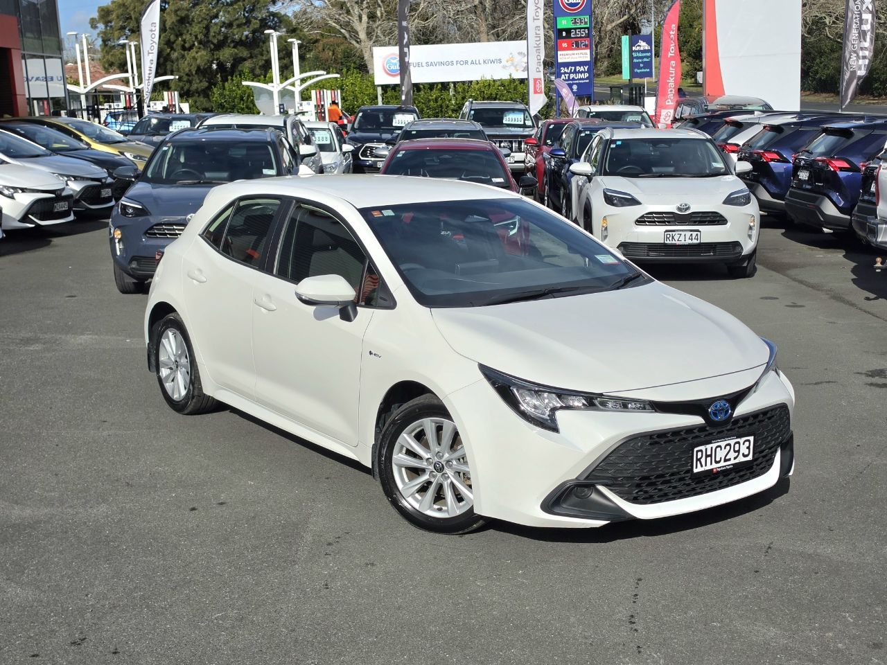 Vehicle image 3