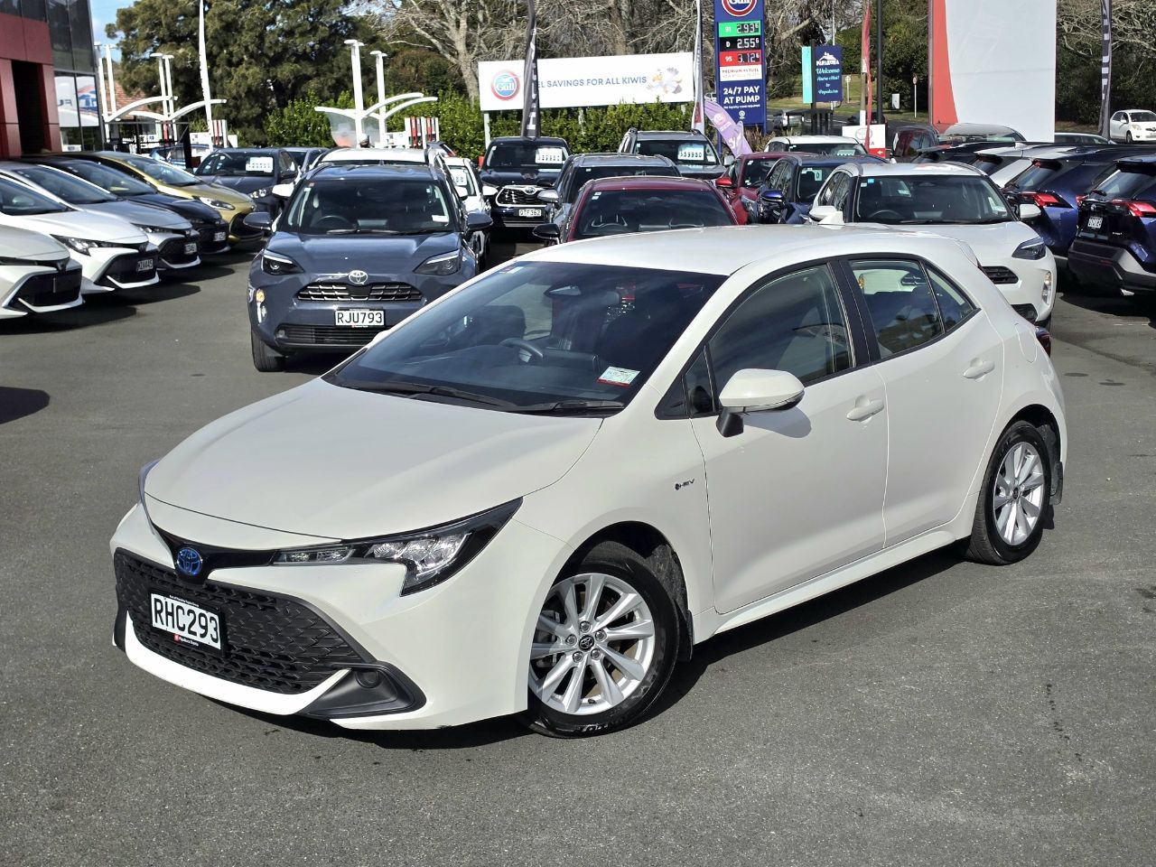 Vehicle image 5