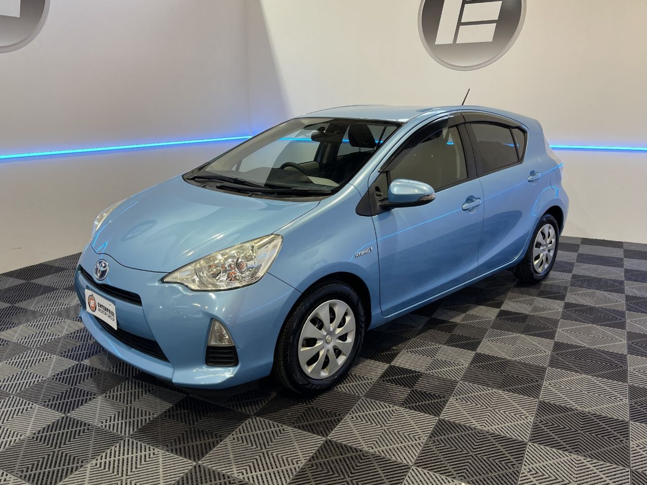 Vehicle image 3