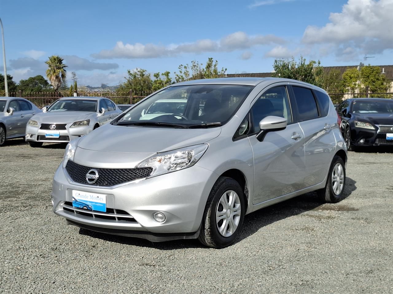 Vehicle image 3