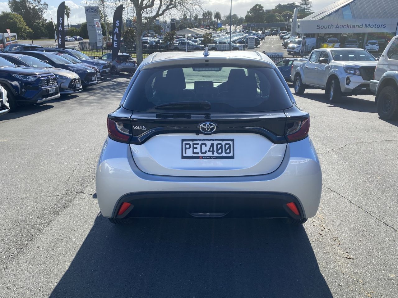 Vehicle image 3