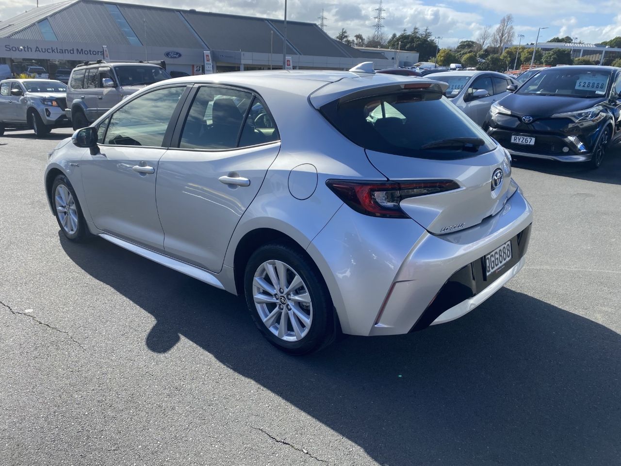 Vehicle image 5