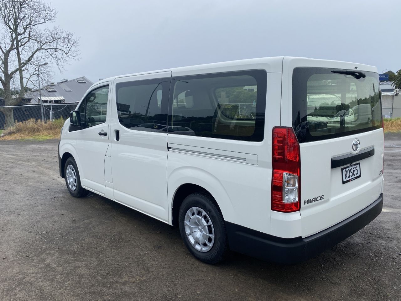 Vehicle image 4