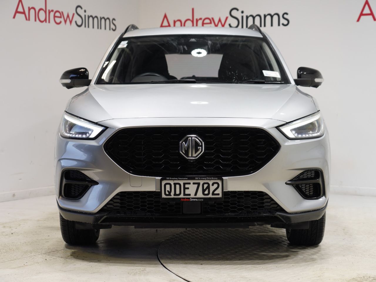Vehicle image 4