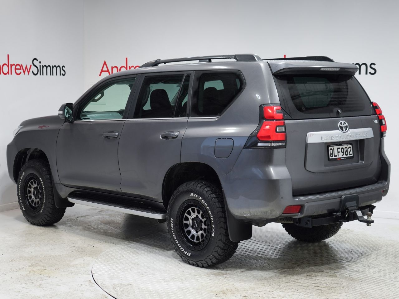 Vehicle image 3
