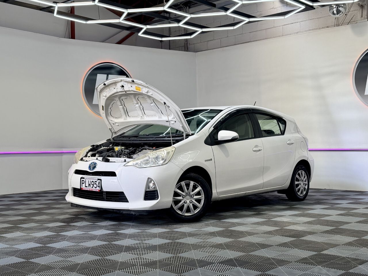 Vehicle image 3