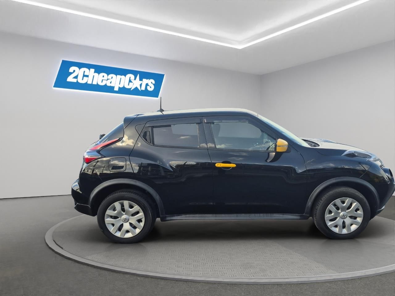 Vehicle image 4