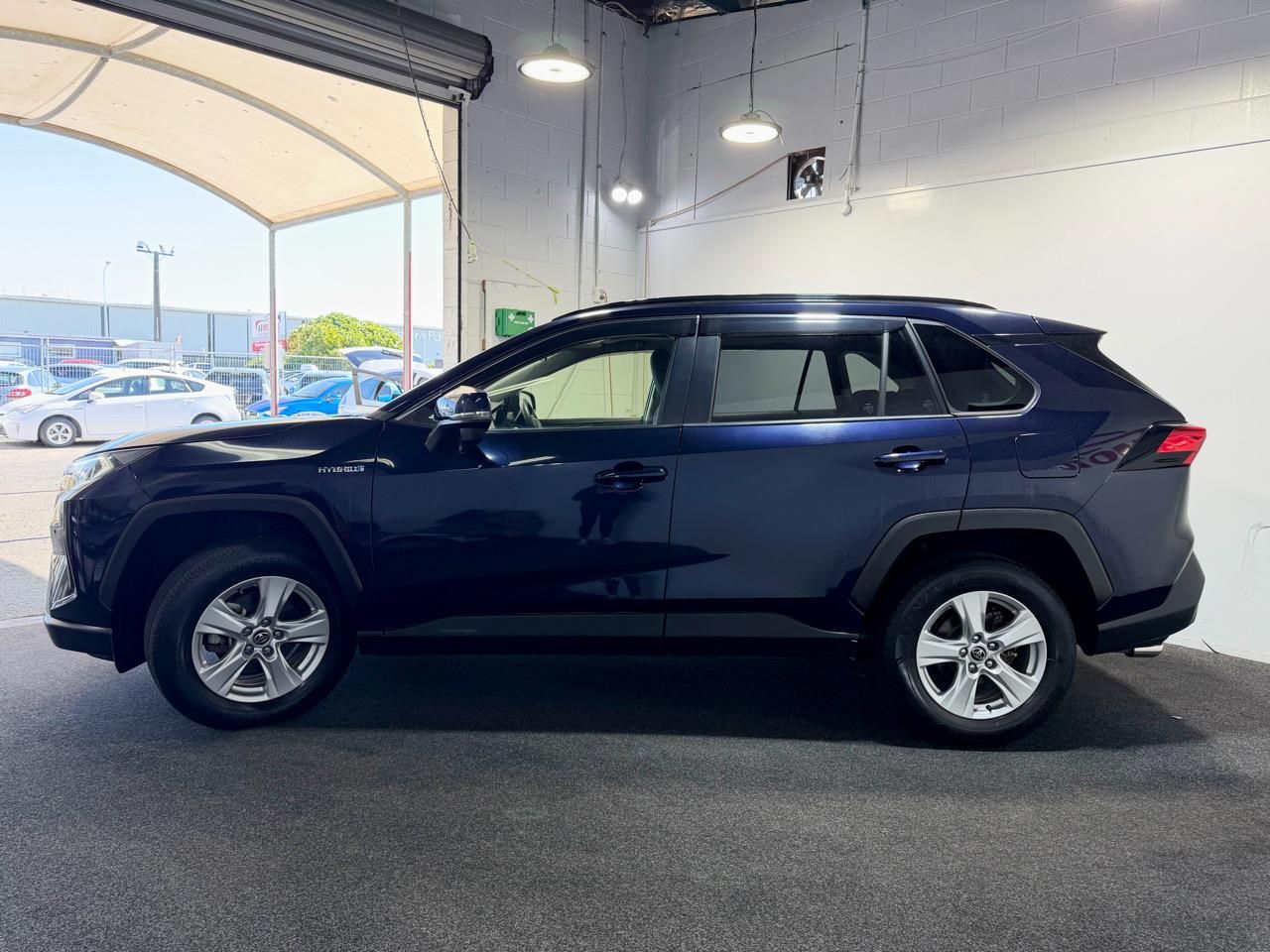Vehicle image 4