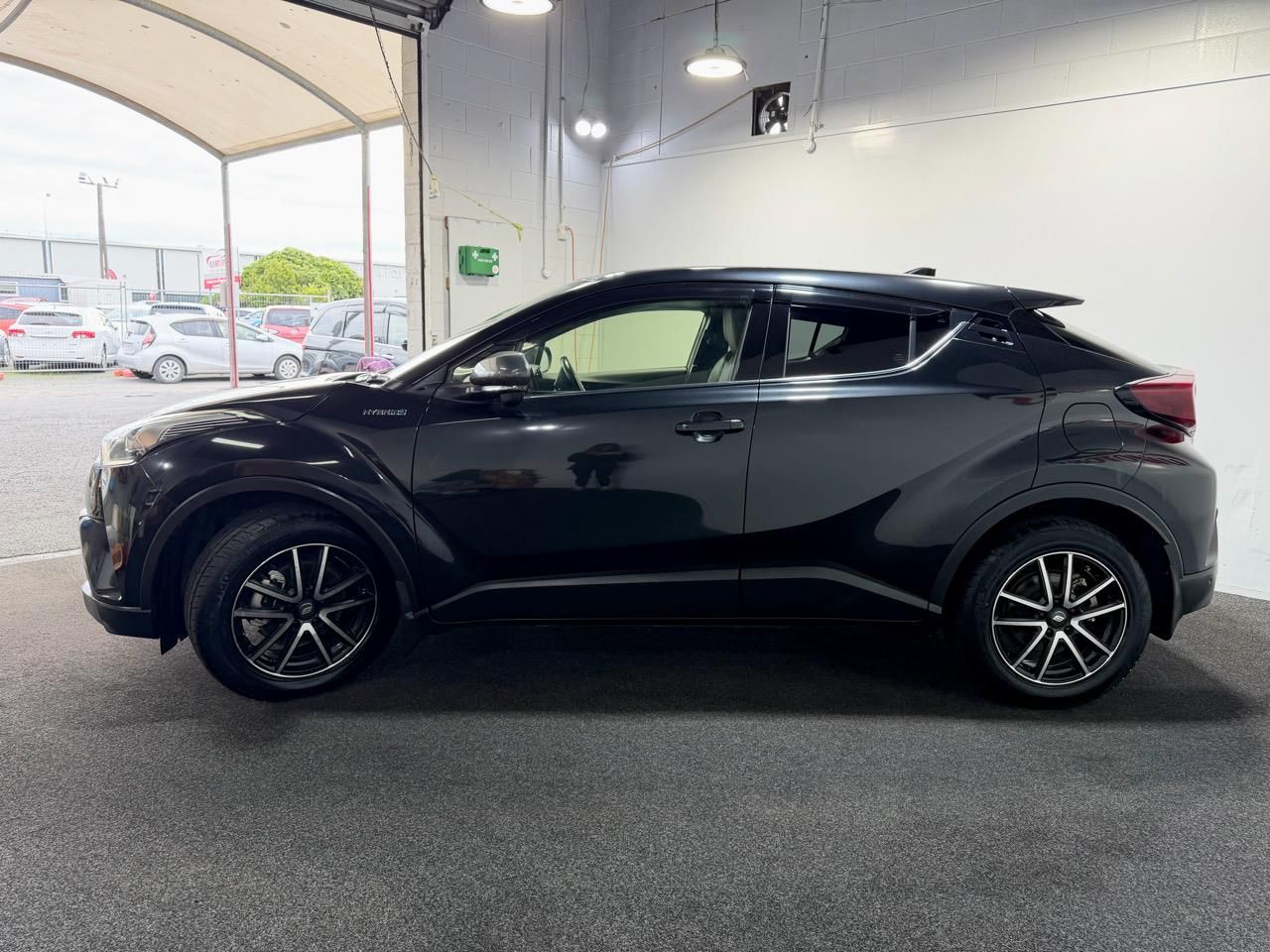 Vehicle image 4