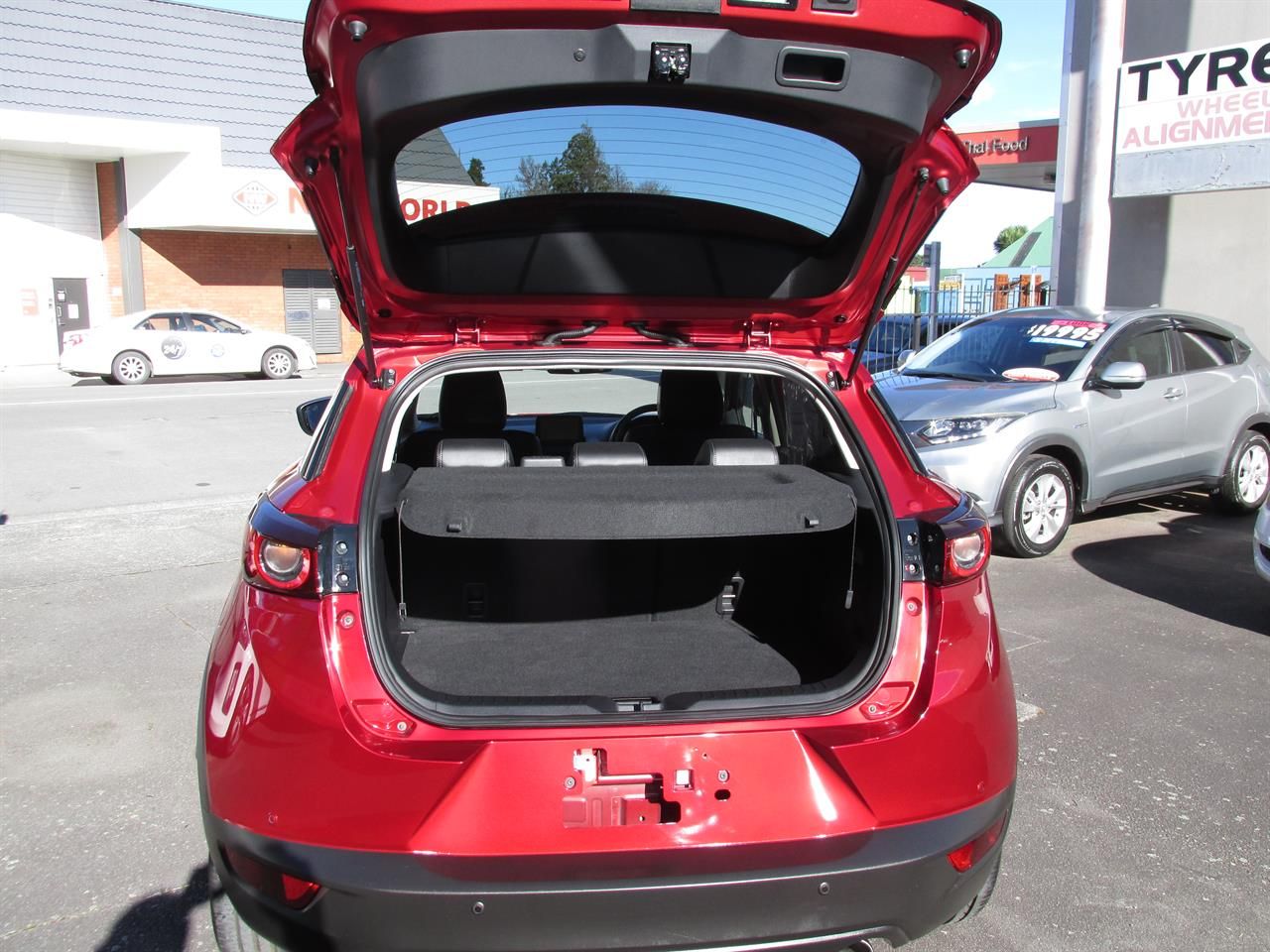 Vehicle image 5