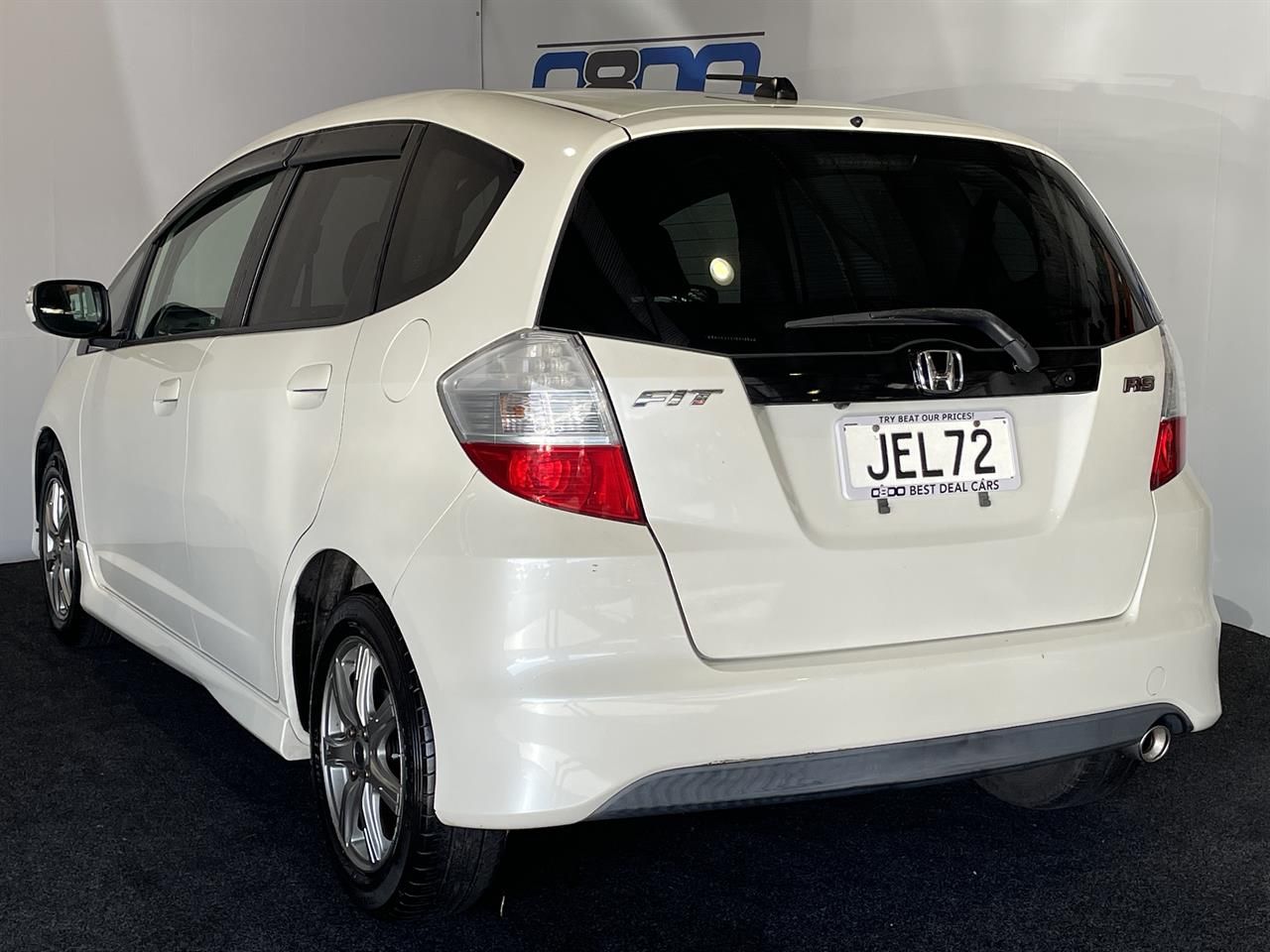Vehicle image 4