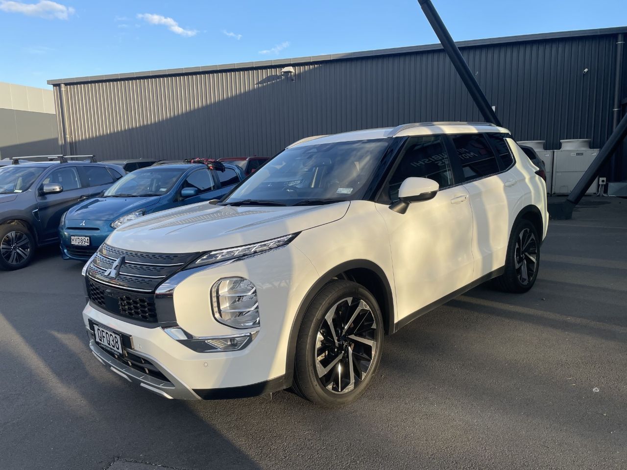 Vehicle image 5