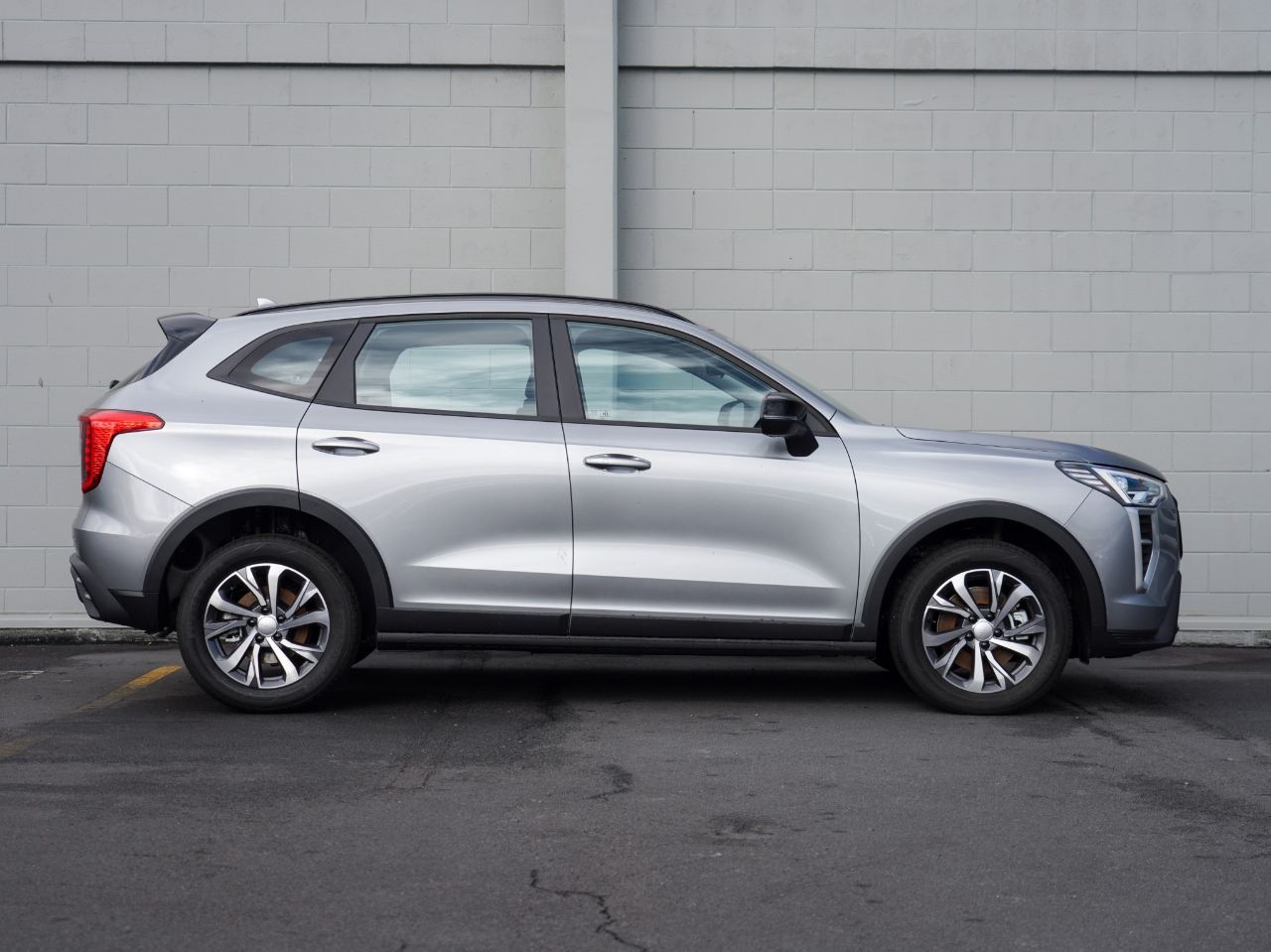 Vehicle image 3