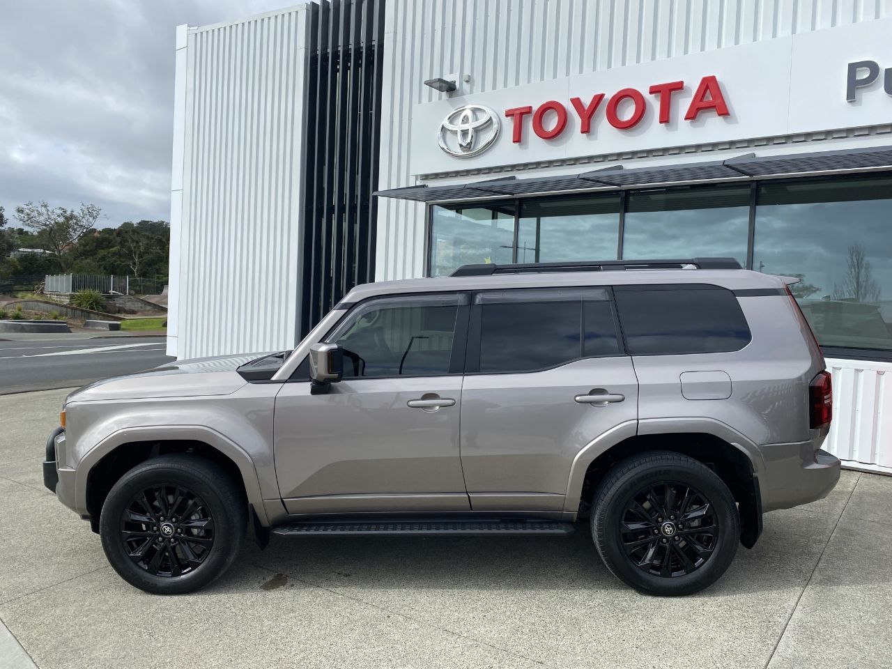 Vehicle image 2
