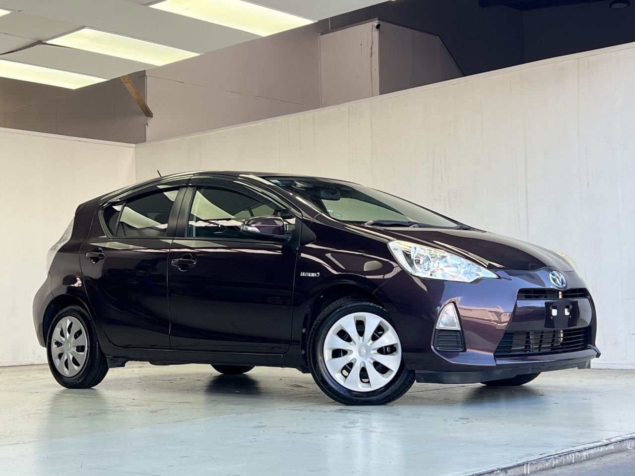 Vehicle image 4