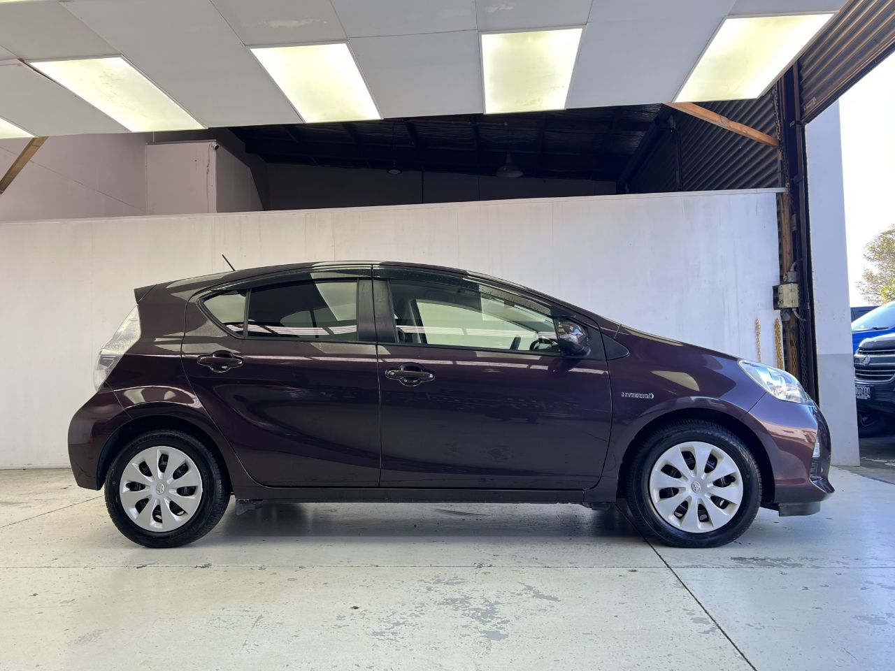 Vehicle image 5