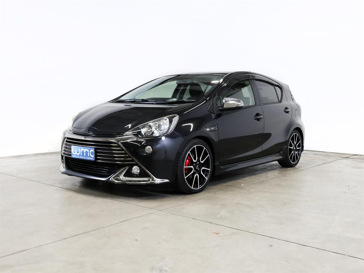 Vehicle image 4