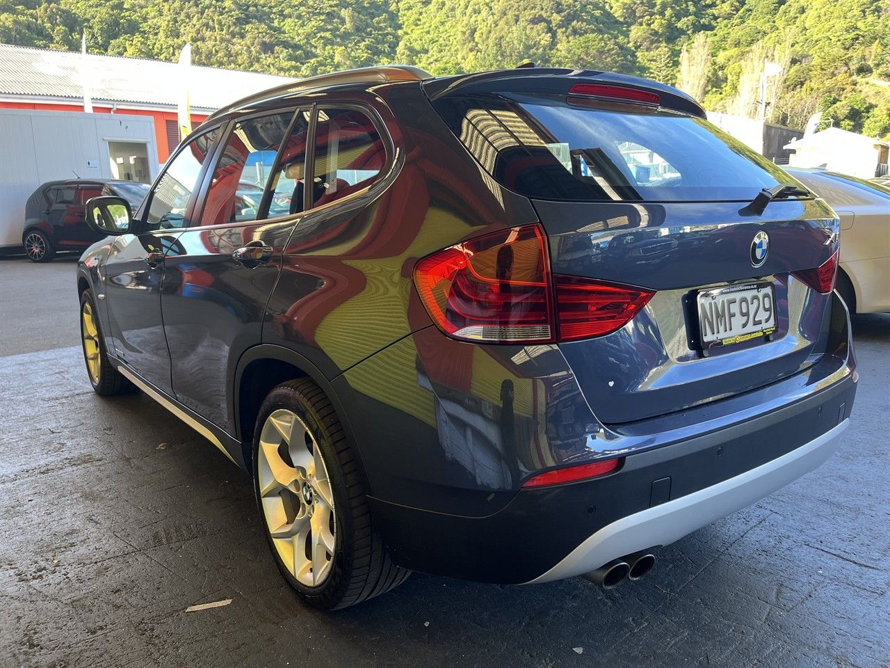 Vehicle image 4
