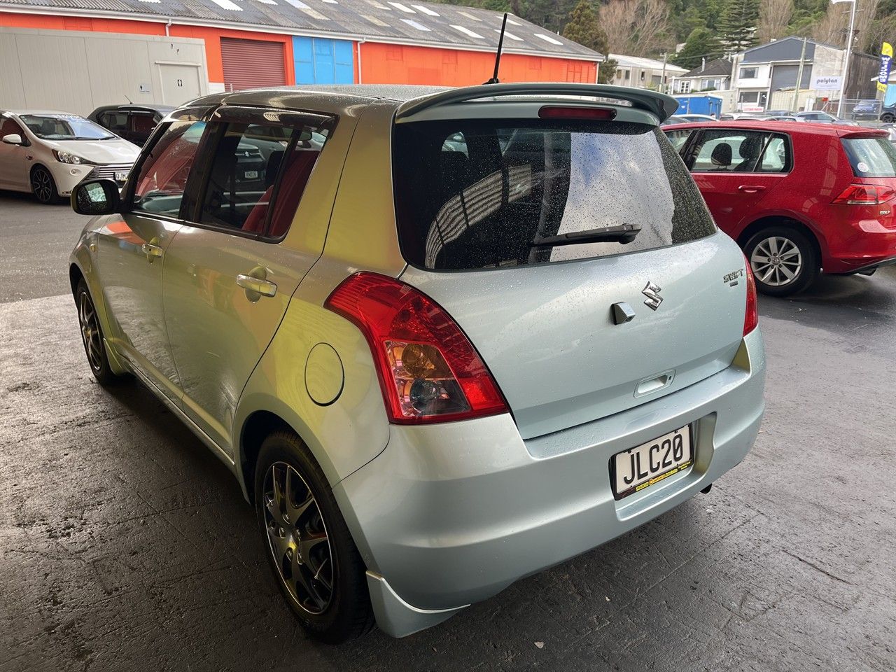 Vehicle image 4