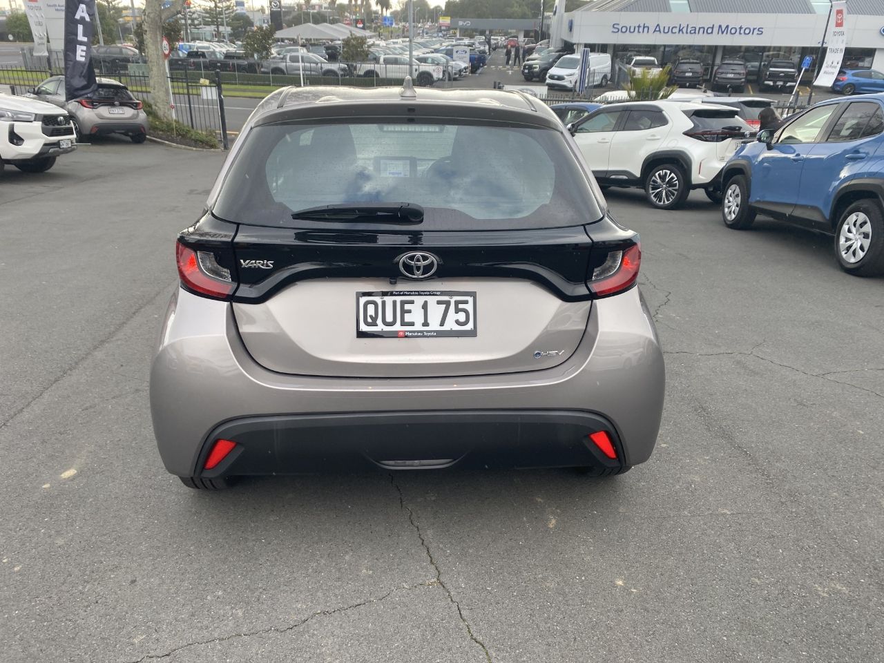 Vehicle image 3