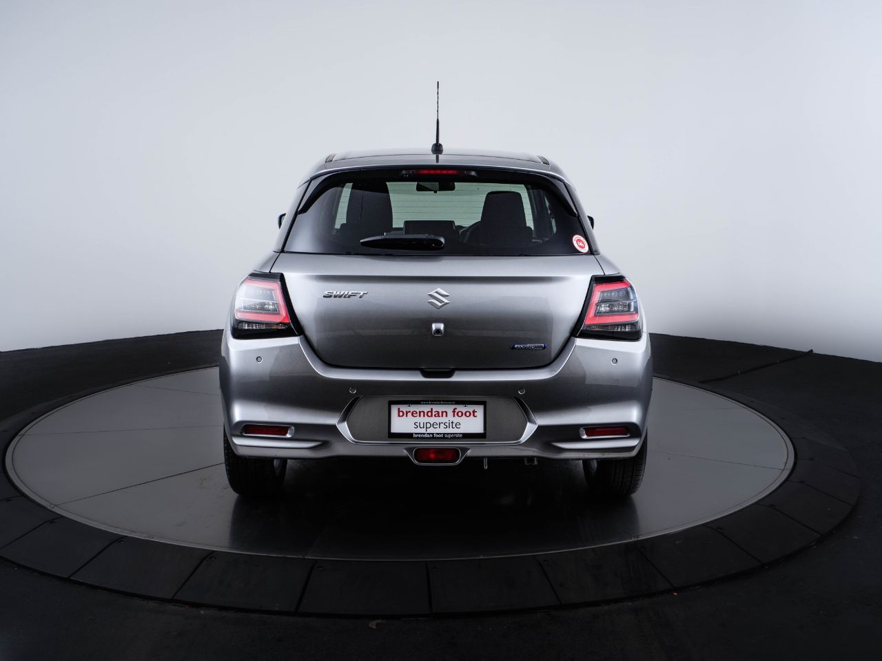 Vehicle image 4