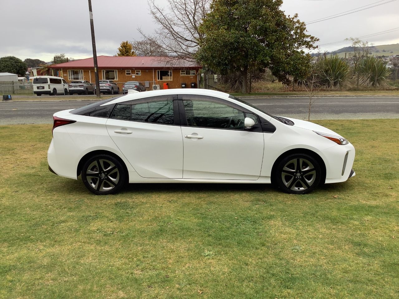 Vehicle image 4