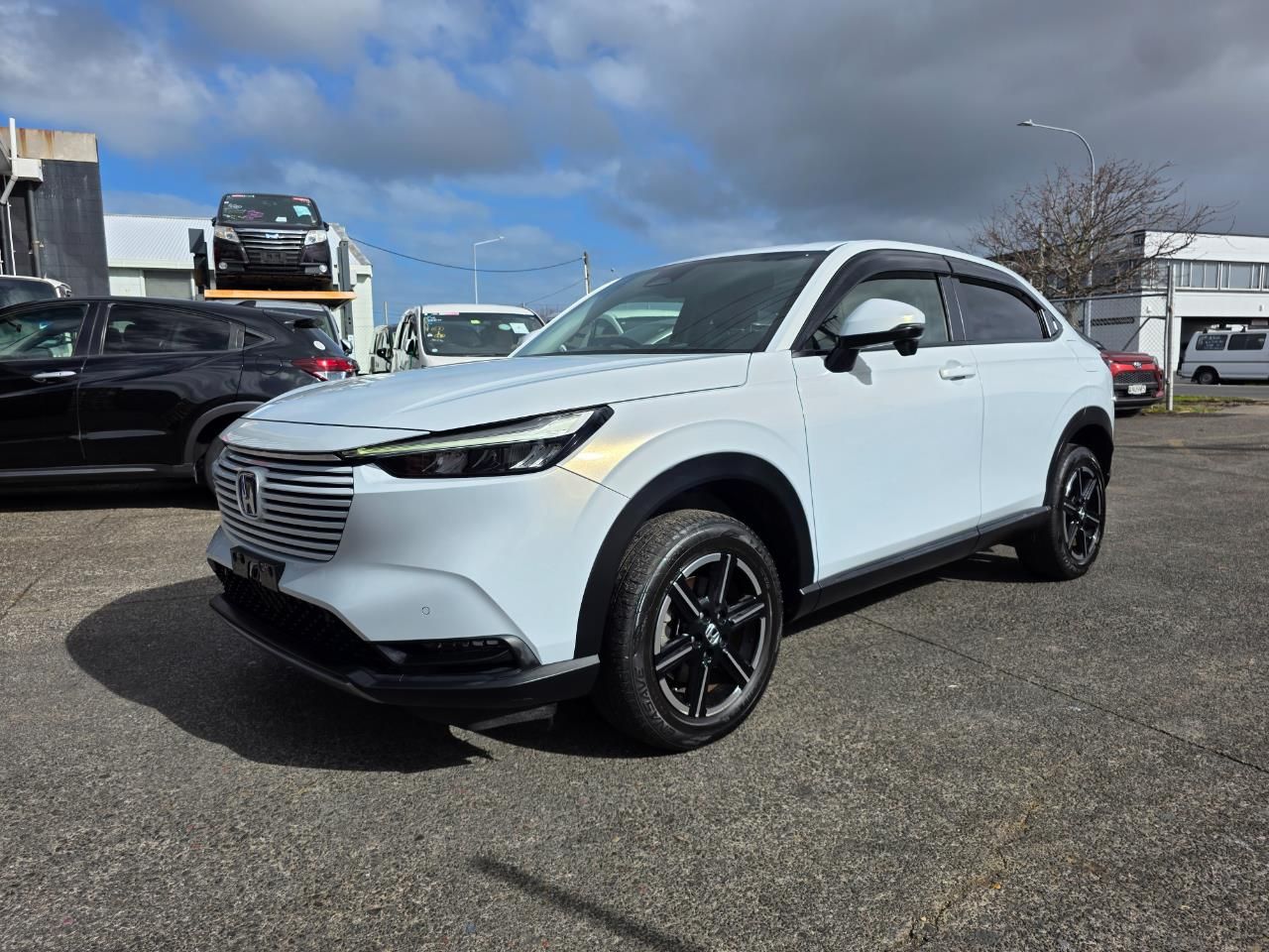 Vehicle image 4