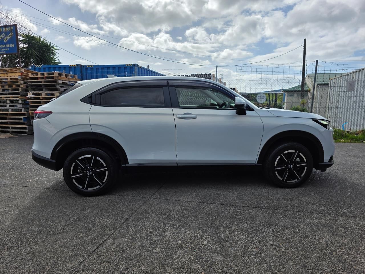 Vehicle image 5