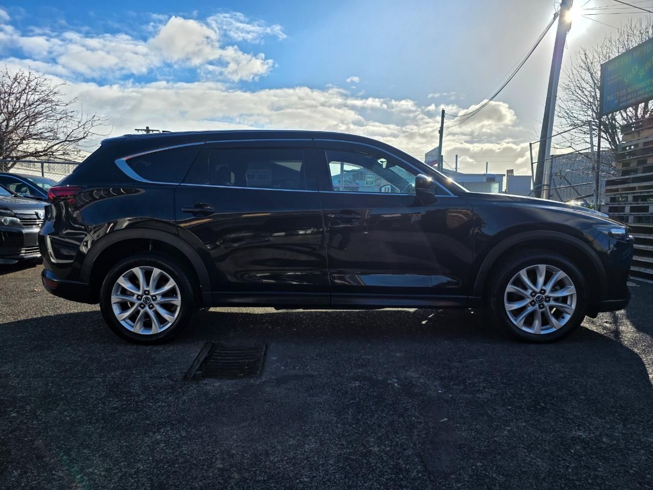 Vehicle image 5