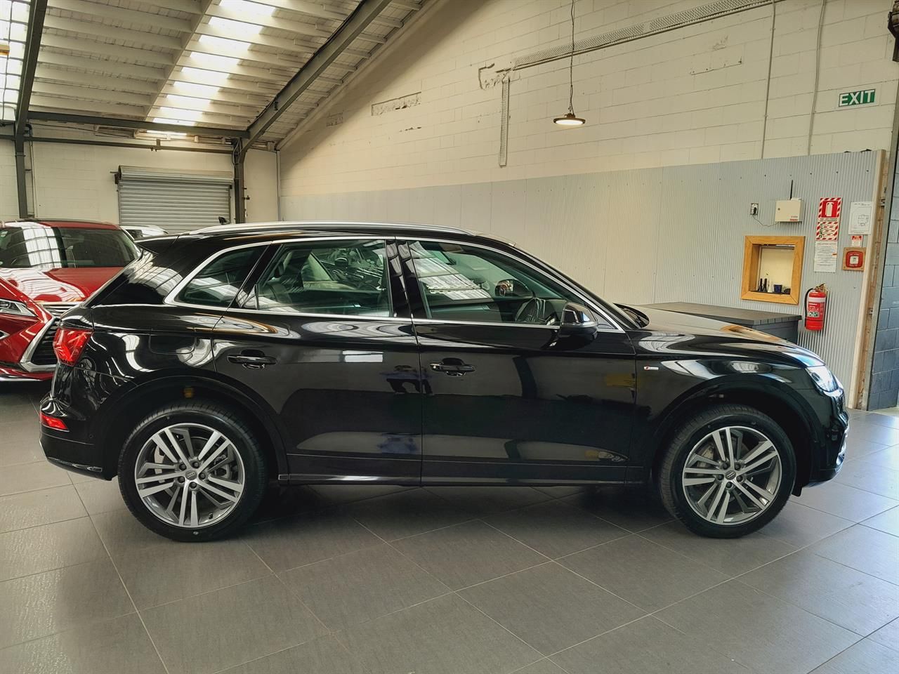 Vehicle image 3