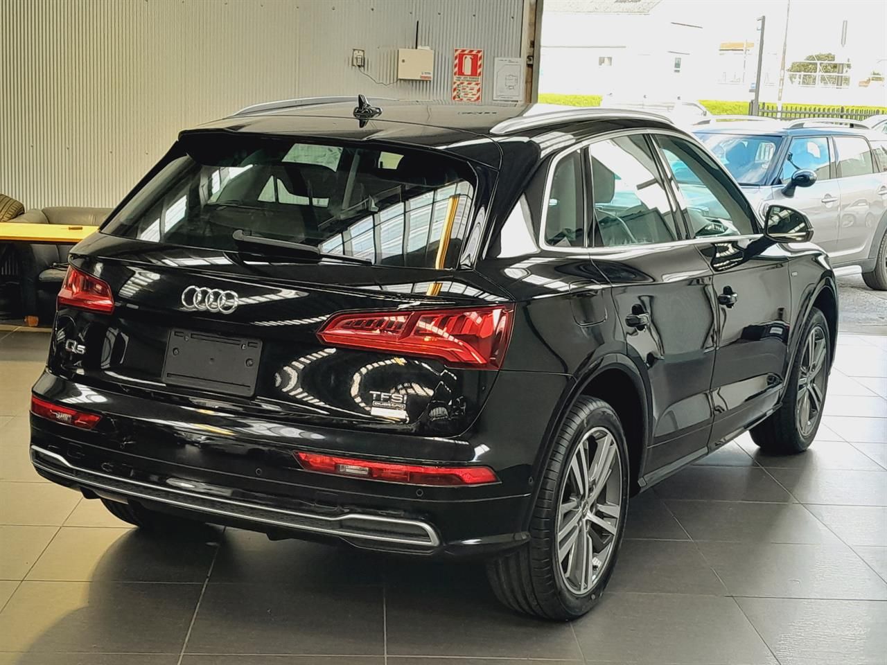 Vehicle image 4