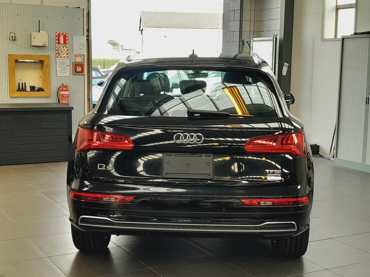 Vehicle image 5