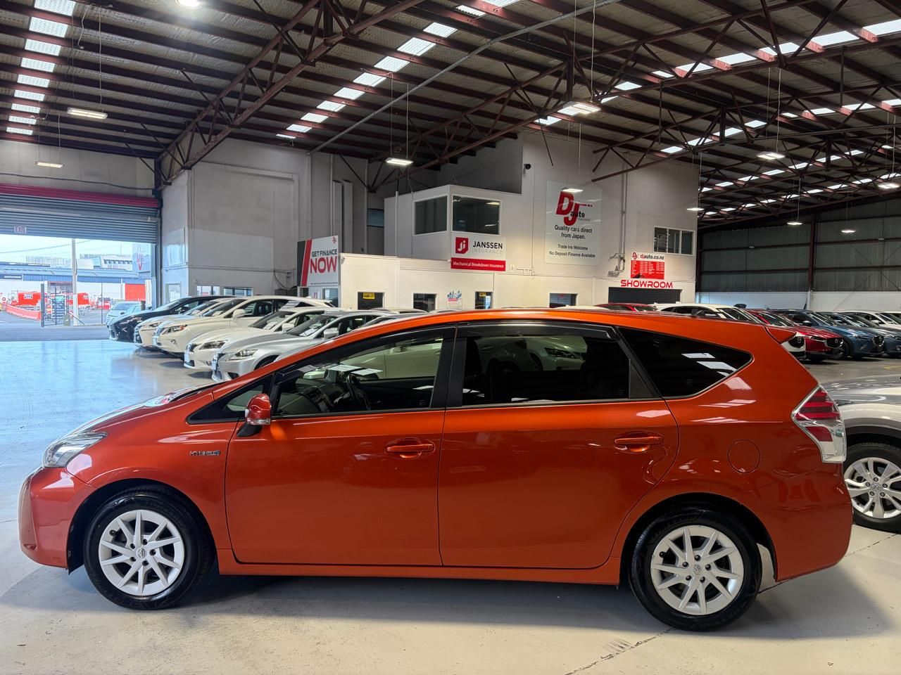 Vehicle image 5