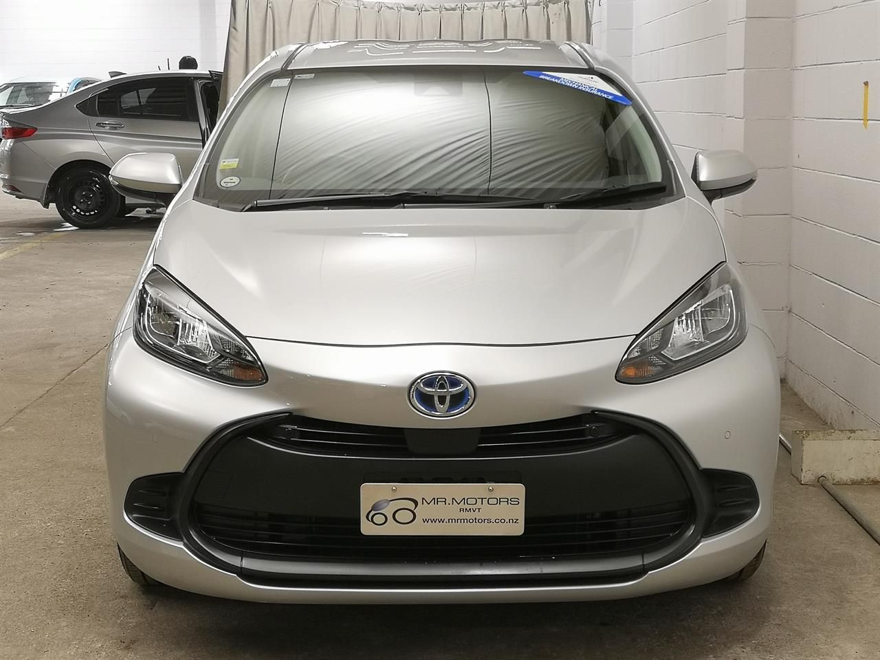 Vehicle image 4