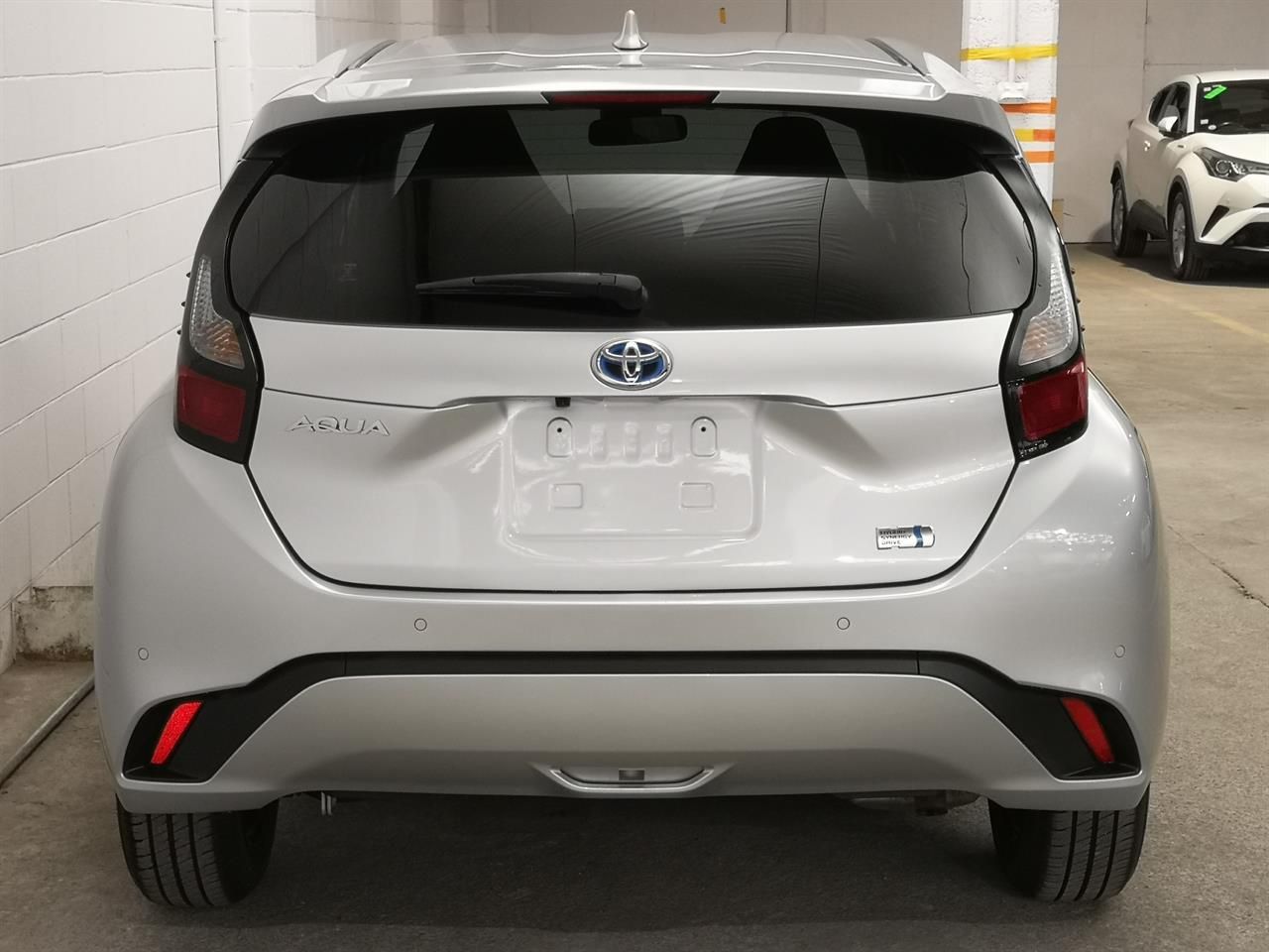 Vehicle image 5